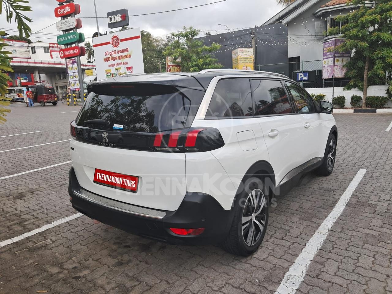 PEUGEOT 5008