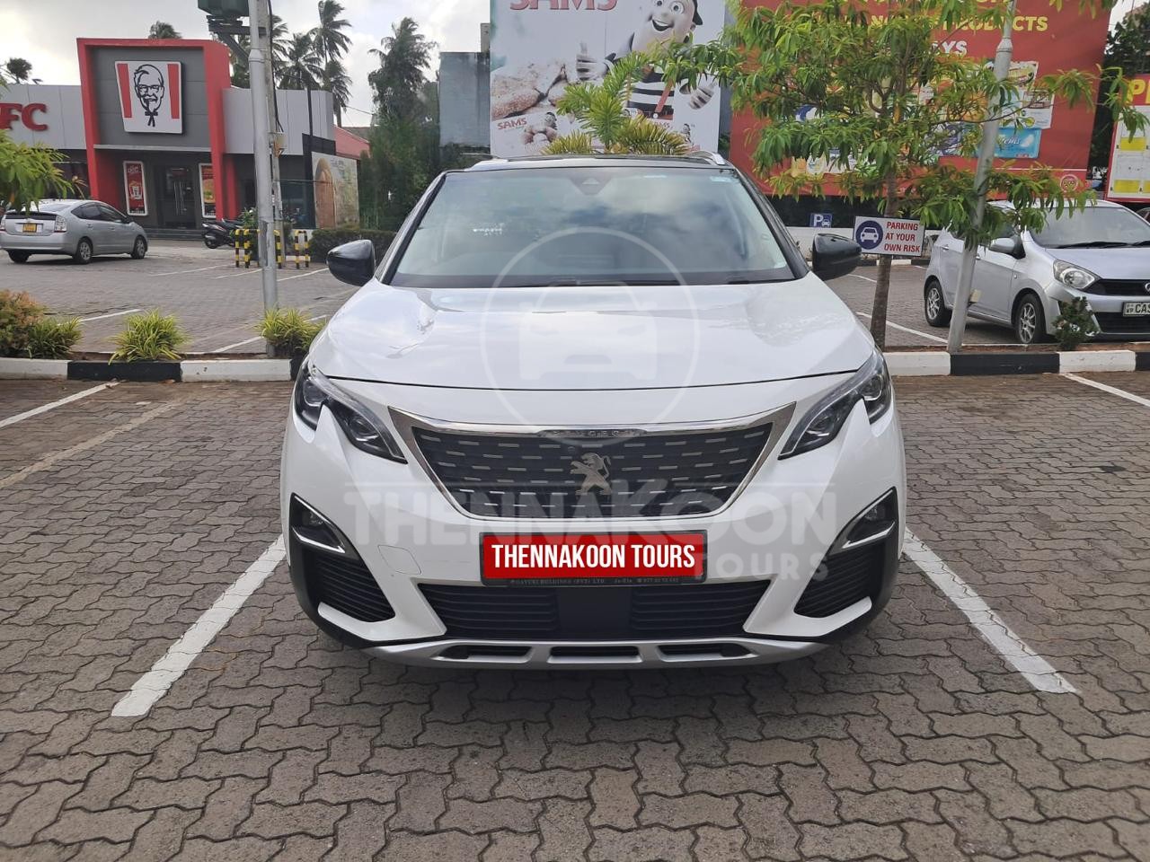PEUGEOT 5008
