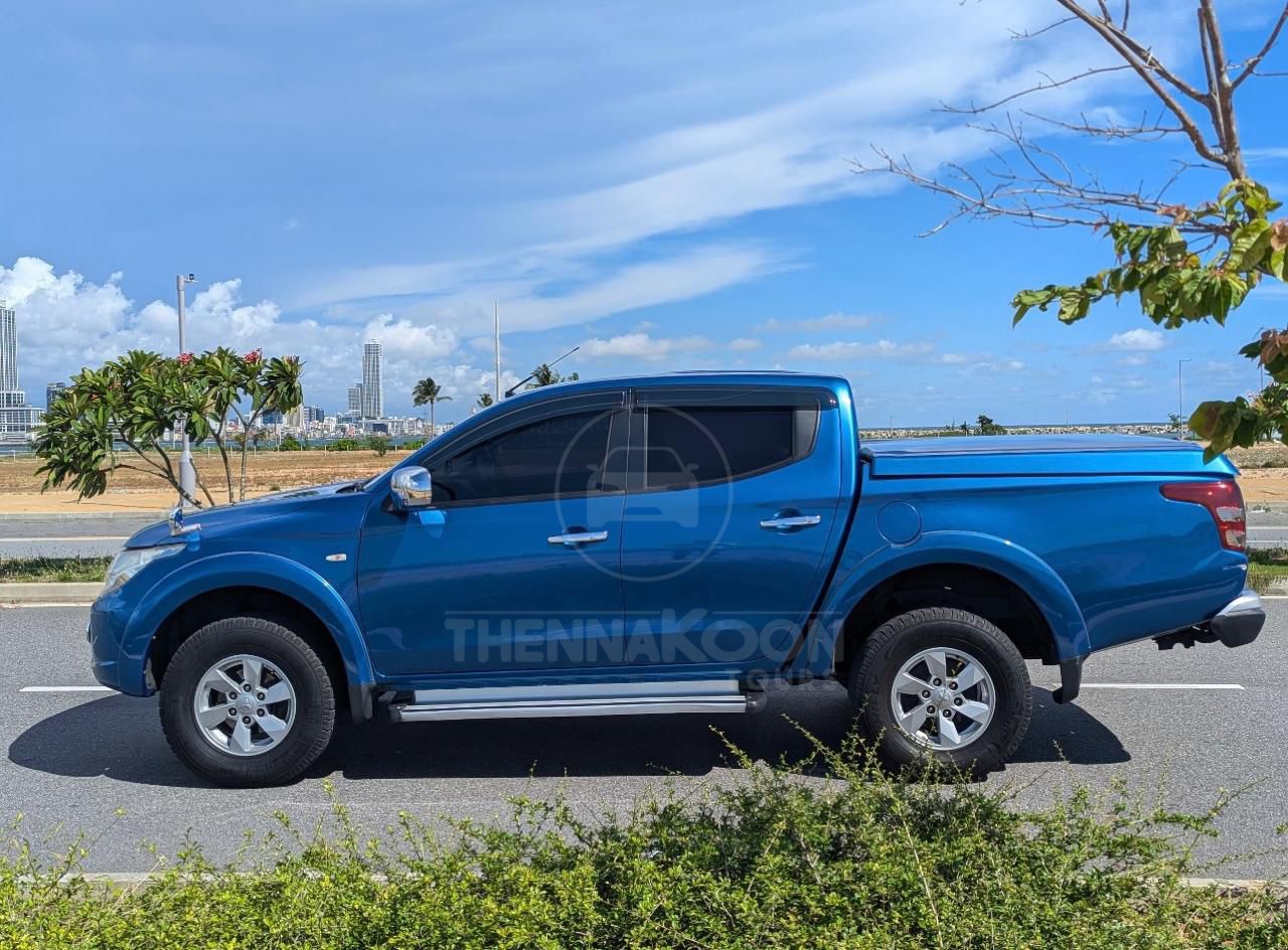 MITSUBISHI L200