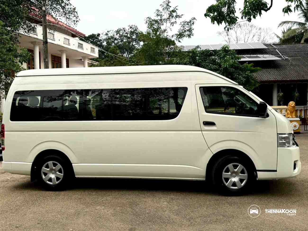 TOYOTA HIACE