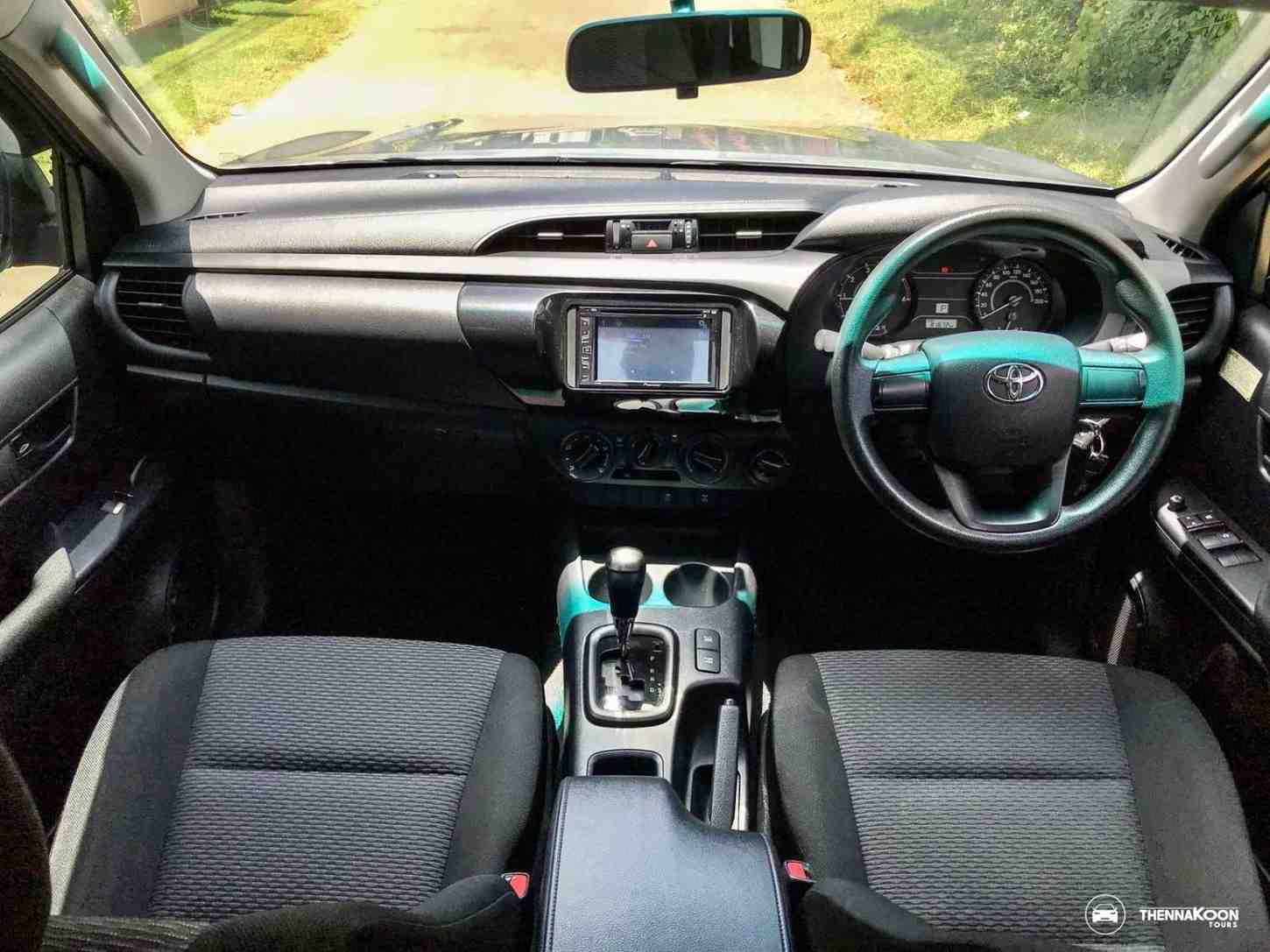 TOYOTA HILUX